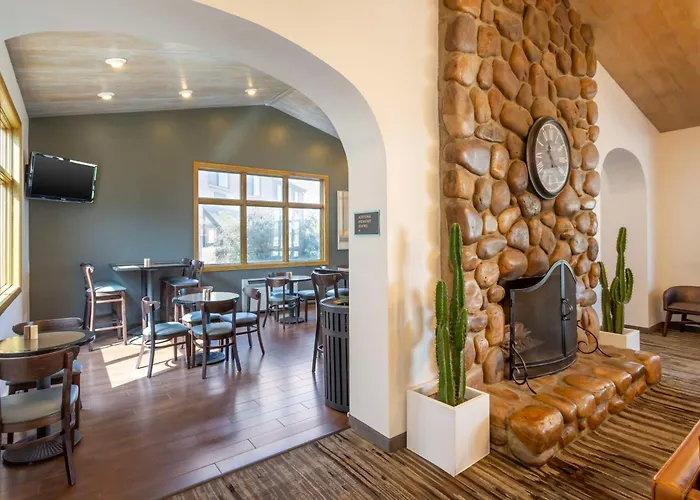 Best Western Plus Cotton Tree Inn