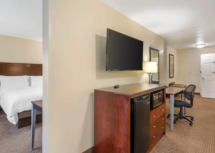 Best Western Plus Cotton Tree Inn