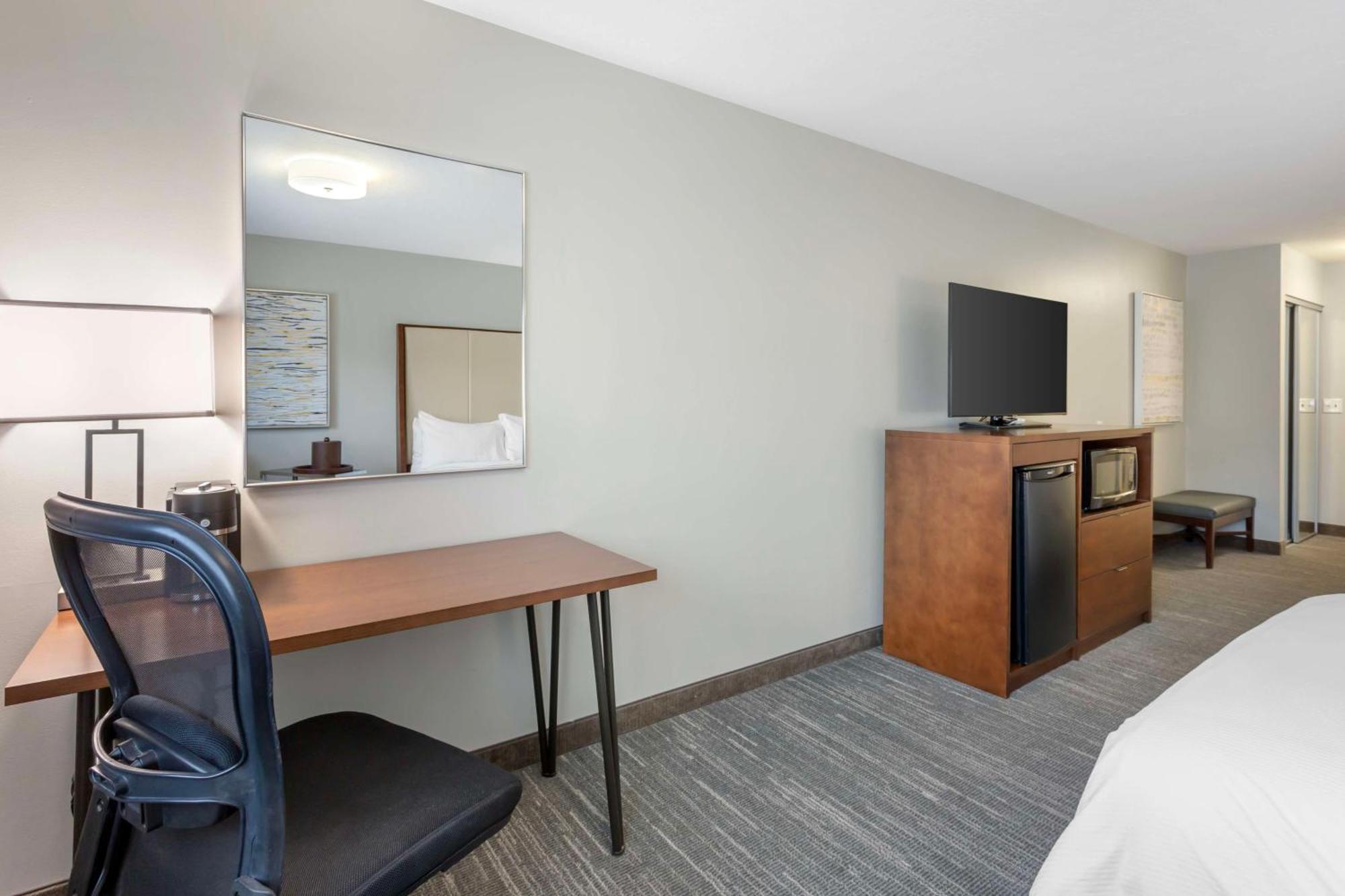 Western Cotton Tree Hotel North Salt Lake