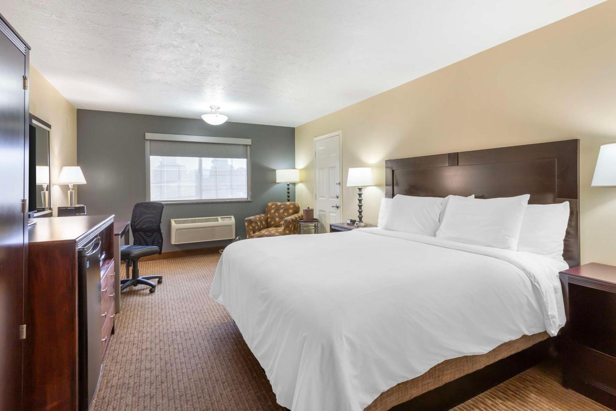 Hotel Western Cotton Tree