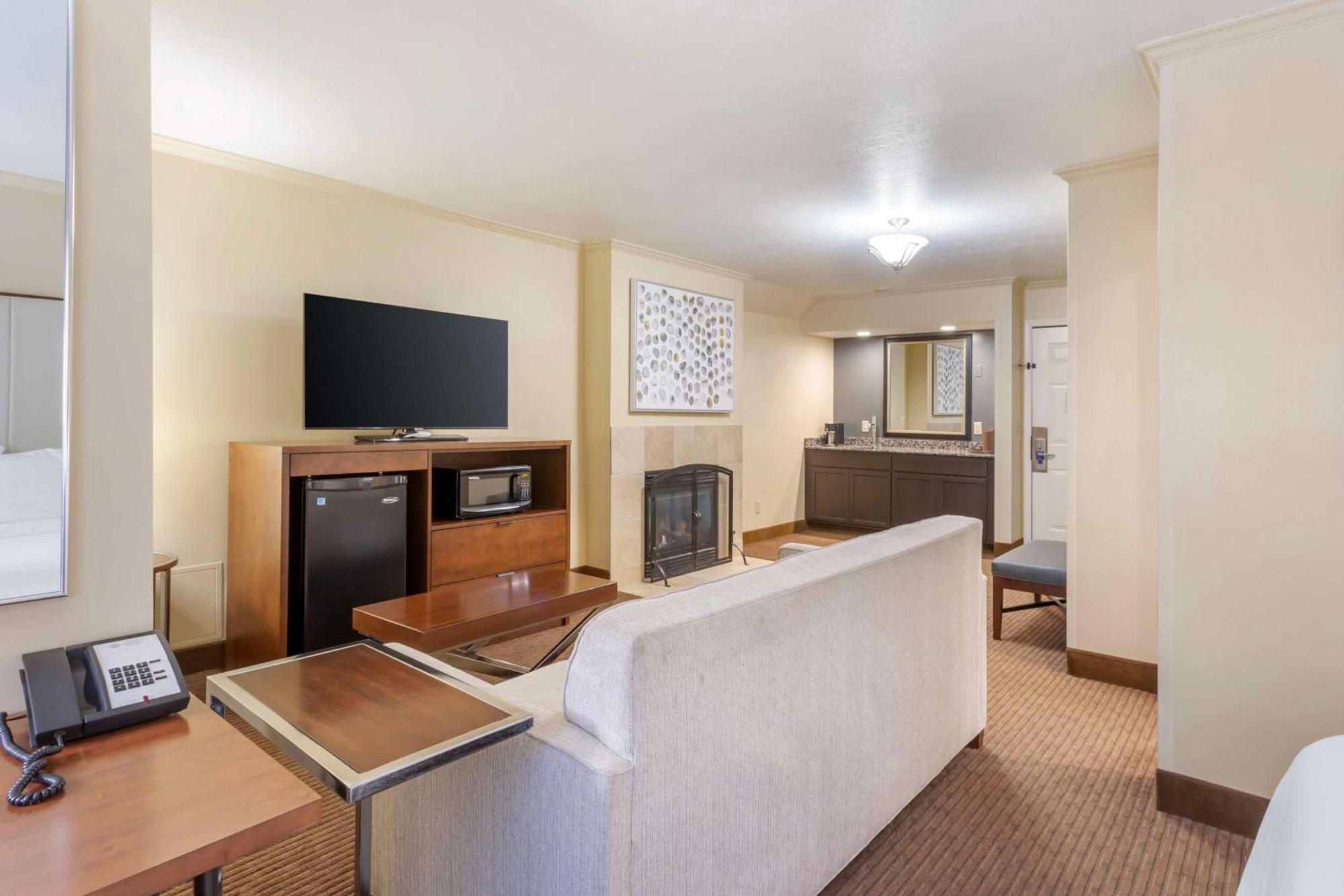 Hotel Western Cotton Tree 3*
