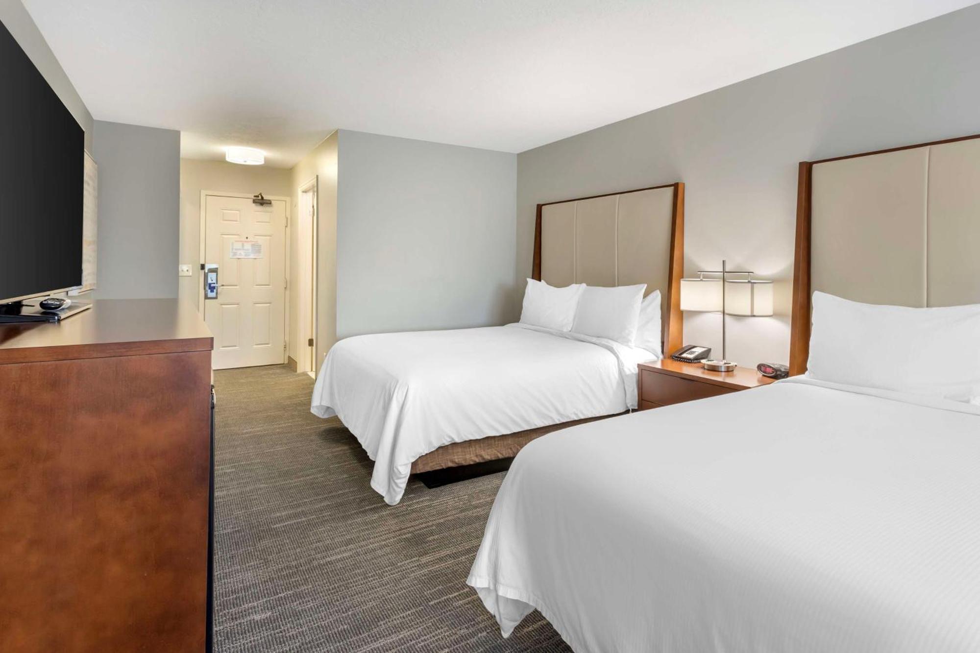 Western Cotton Tree Hotel 3*